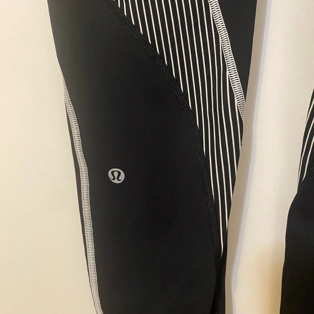 Lululemon Athletica Chanel Your Energy Tight Size 4 - Picture 5 of 7